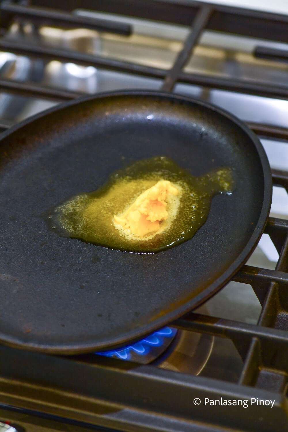 Melting margarine on a sizzling plate