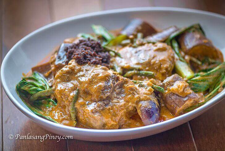 Oxtail kare-kare