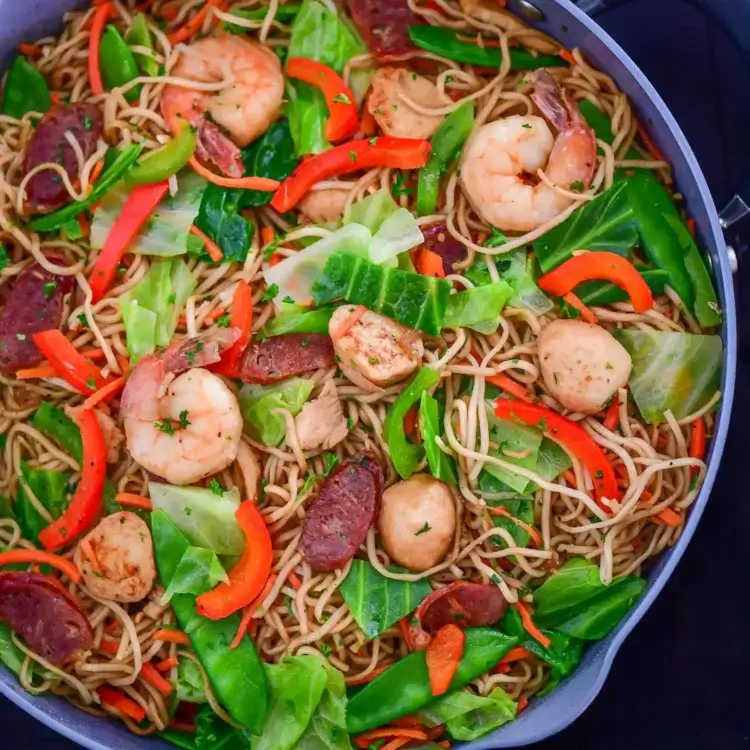 Filipino pancit canton