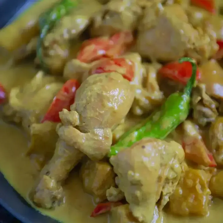 Pinoy Style Chicken Curry